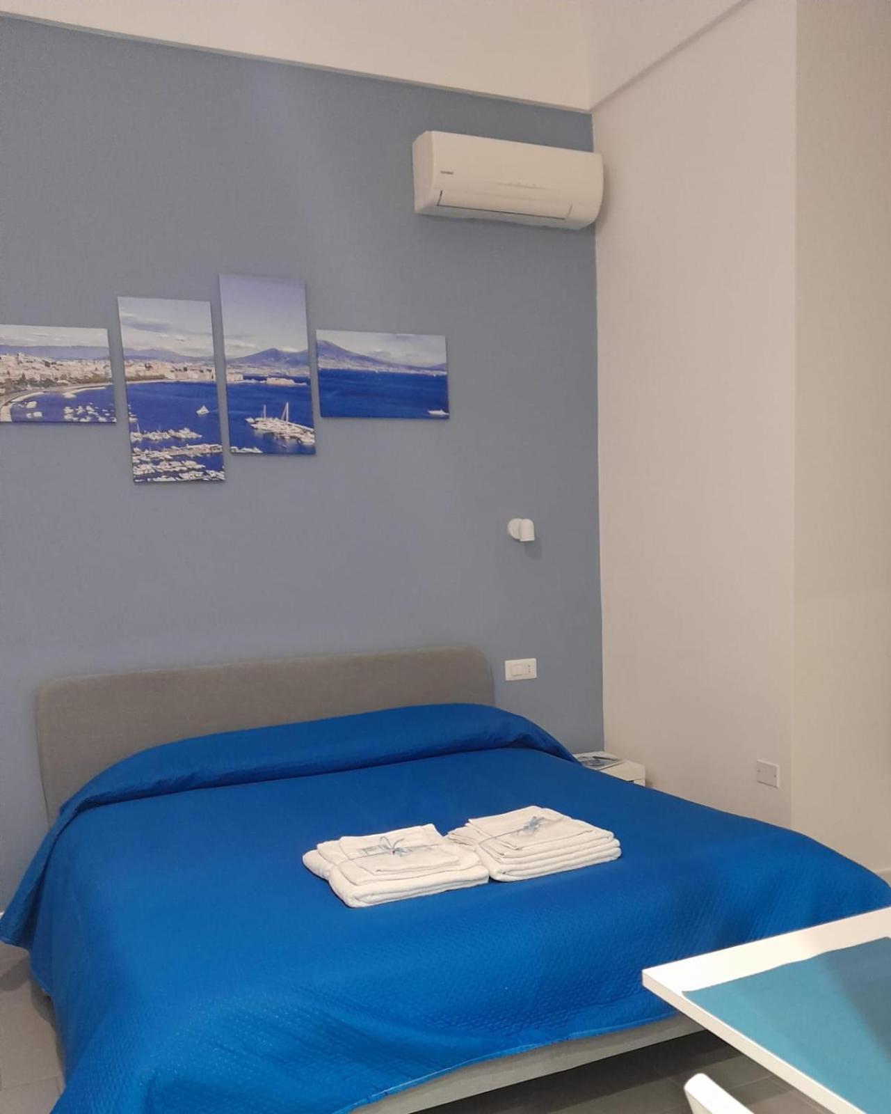 לינה וארוחת בוקר נאפולי Monteoliveto 5 מראה חיצוני תמונה